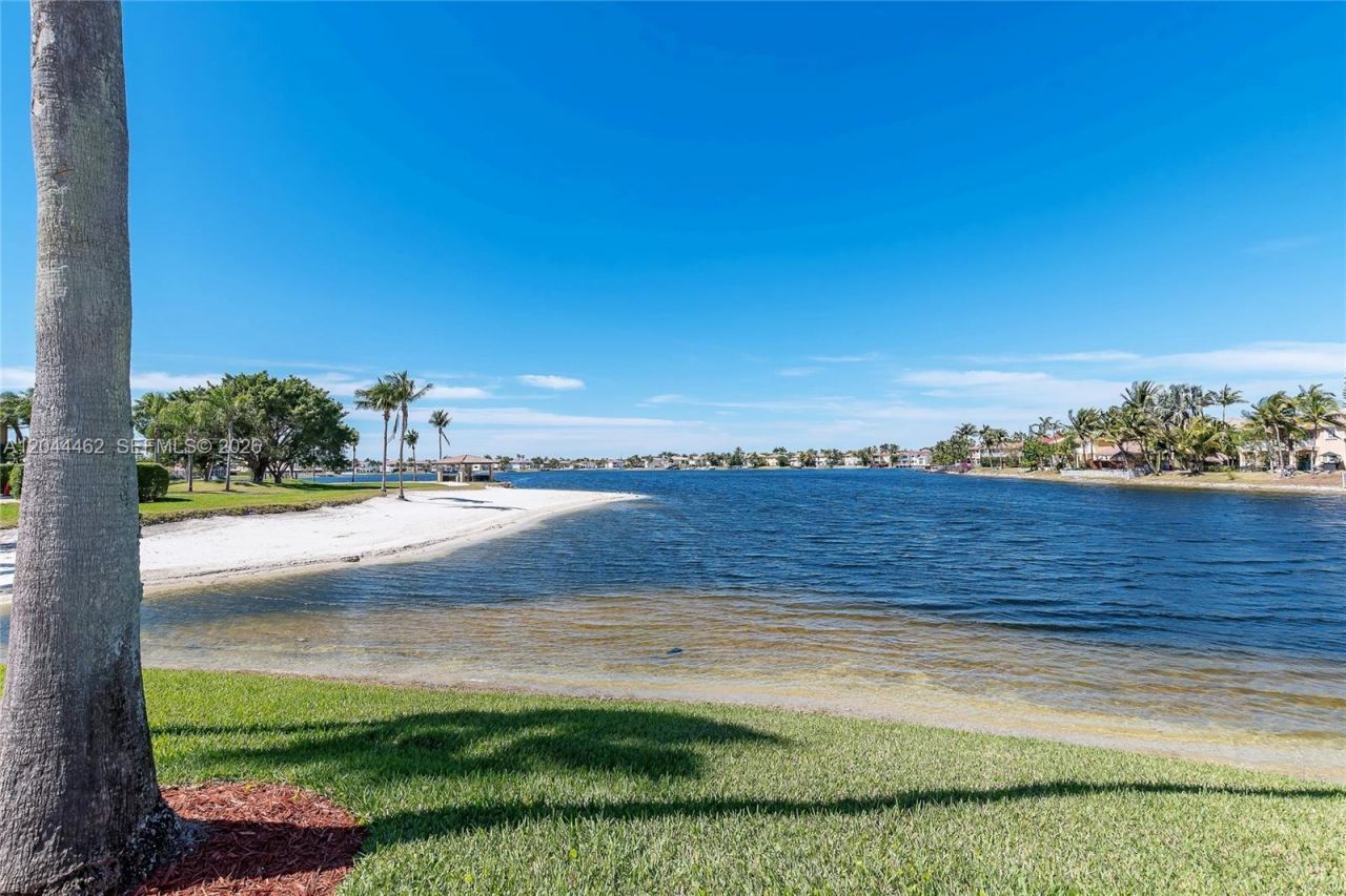 10700 NW 66th St, Unit 204, Doral, FL 33178 Photo