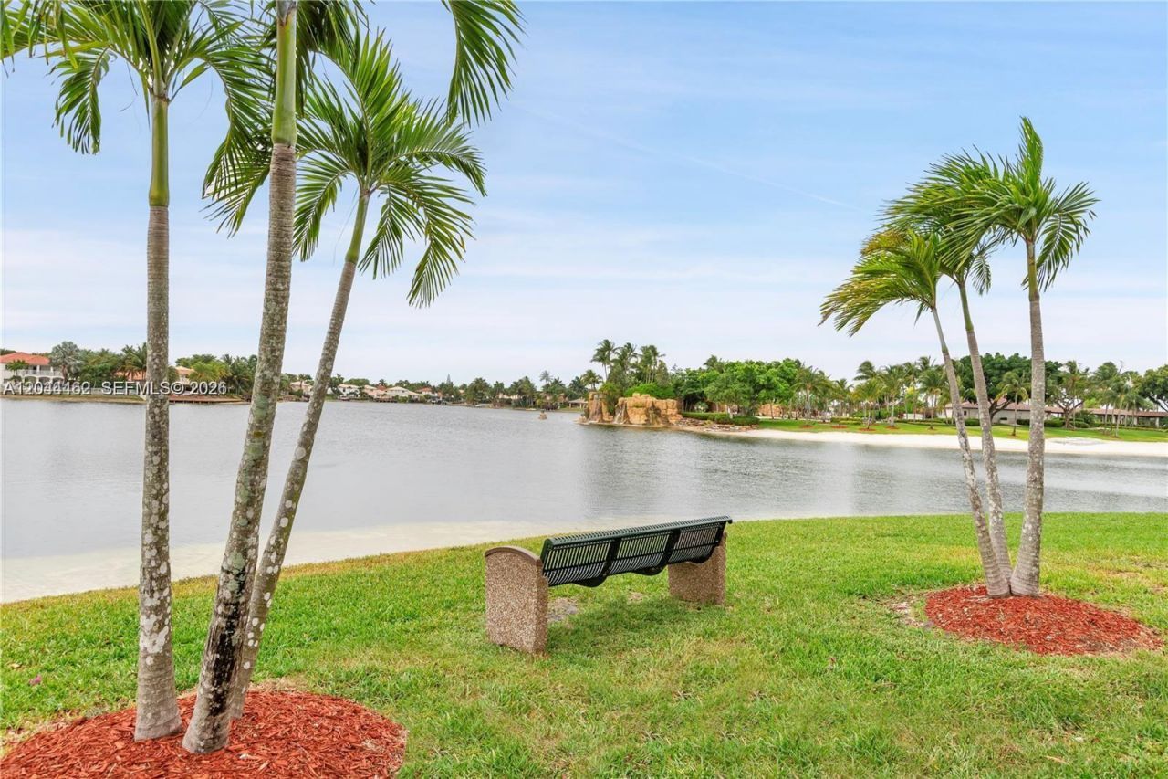 10700 NW 66th St, Unit 204, Doral, FL 33178 Photo