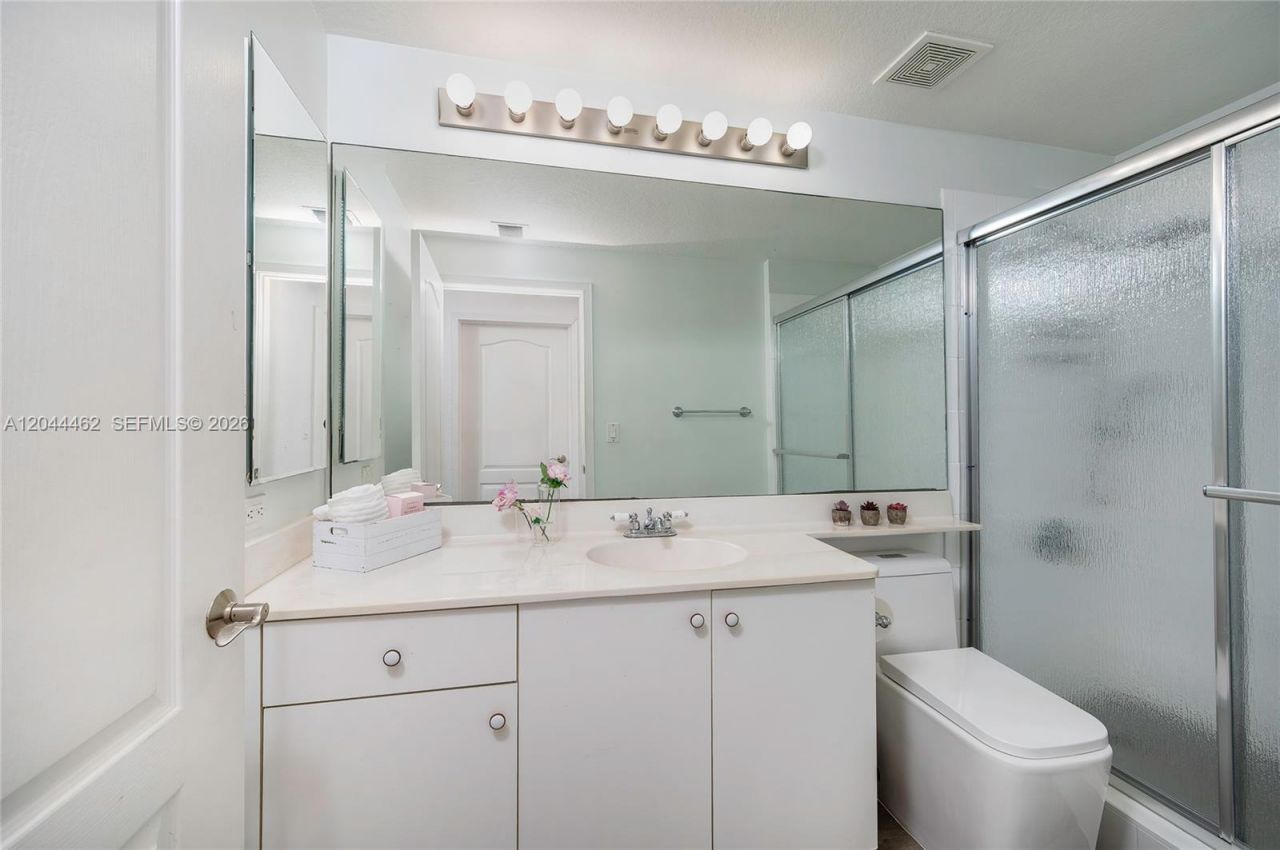10700 NW 66th St, Unit 204, Doral, FL 33178 Photo