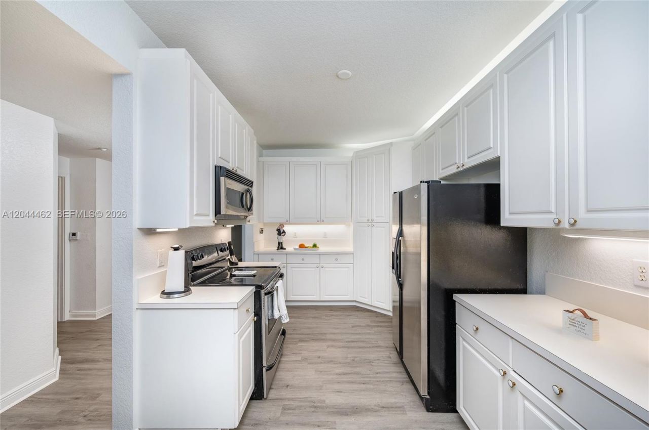 10700 NW 66th St, Unit 204, Doral, FL 33178 Photo