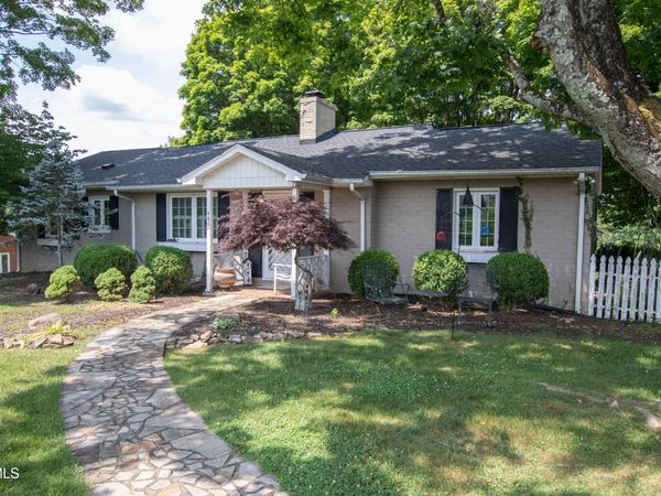 460 Court Street, Abingdon, VA 24210