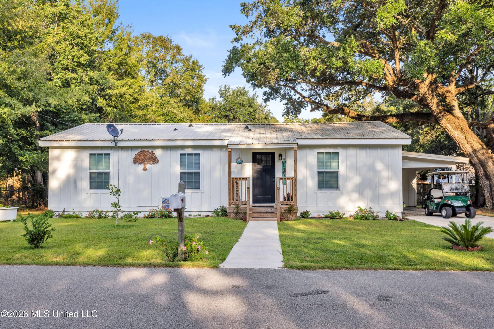214 Simon Boulevard, Ocean Springs, MS 39564 Main Photo