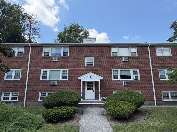 222 School St, Unit 4, Walpole, MA 02081