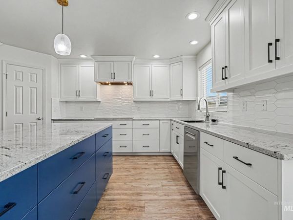 675 Gateway, Middleton, ID 83644