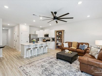 3981 Pendragon Cir Milton, FL 32583