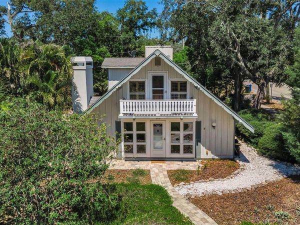 380 COLONIAL COURT , DUNEDIN, FL 34698