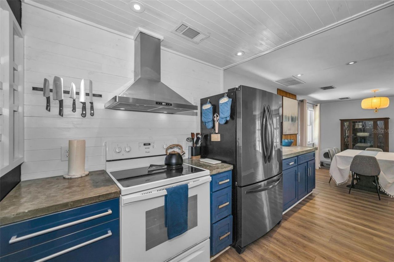 380 Colonial Court , Dunedin, FL 34698 Photo
