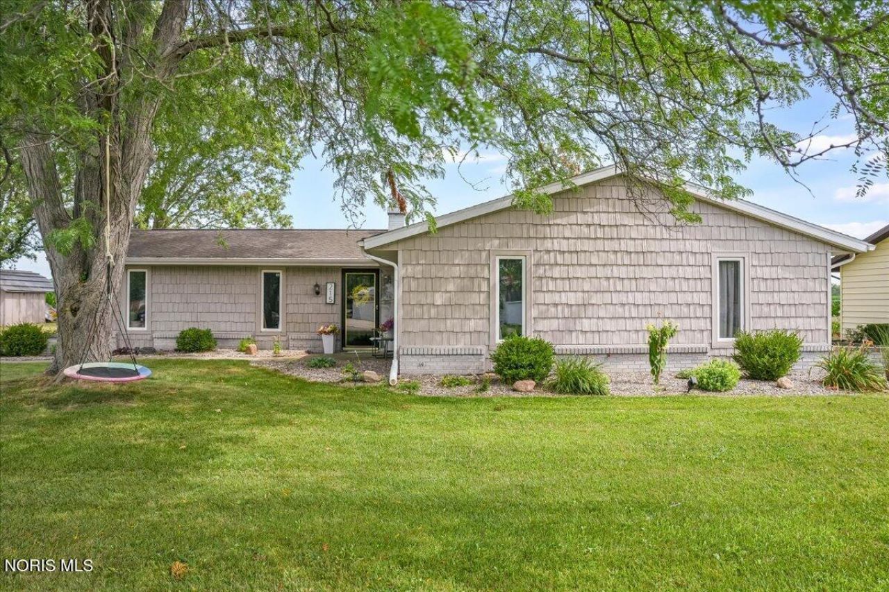 215 Indiana Drive, Bryan, OH 43506 Main Photo