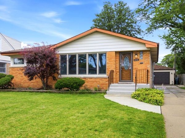 6936 W Oakton Court , Niles, IL 60714