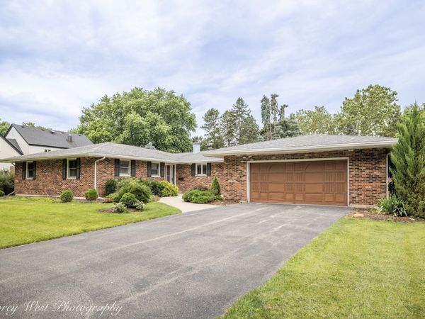 3 Golfview Place , DeKalb, IL 60115
