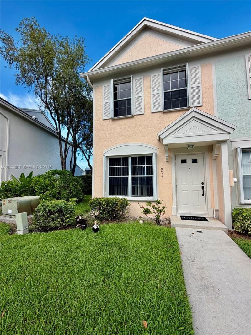16619 Hemingway Dr, Weston, FL 33326 Photo