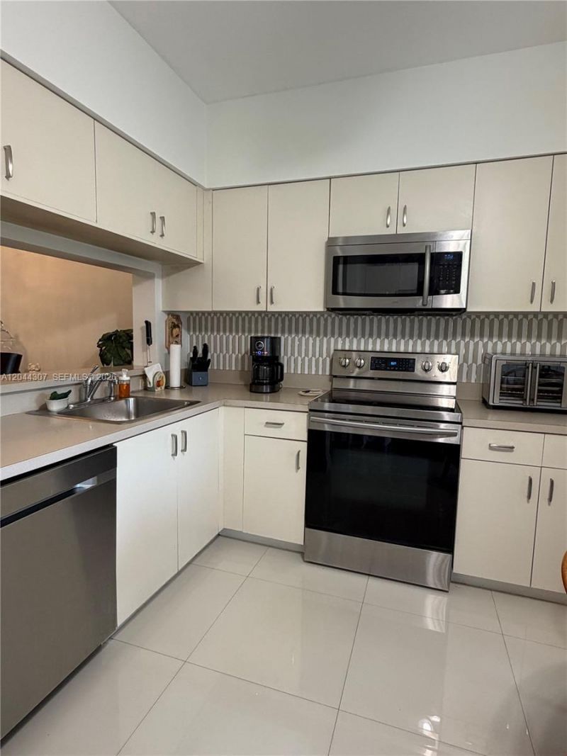 16619 Hemingway Dr, Weston, FL 33326 Photo