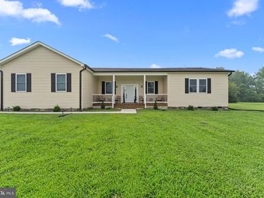 148 MATTHEWS COVE, MONTROSS, VA 22520