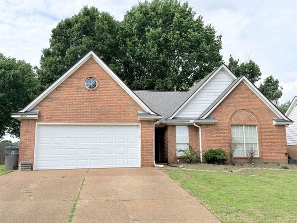 8612 OVERCUP OAKS DR, Memphis, TN 38018