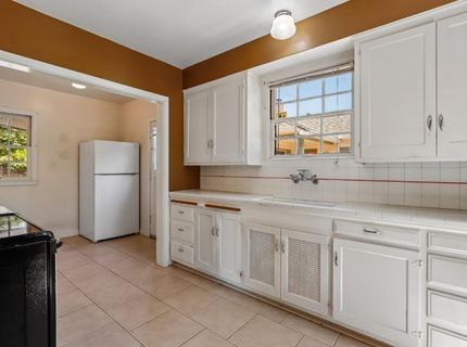 2761 Marty Way, Sacramento, CA 95818 Photo