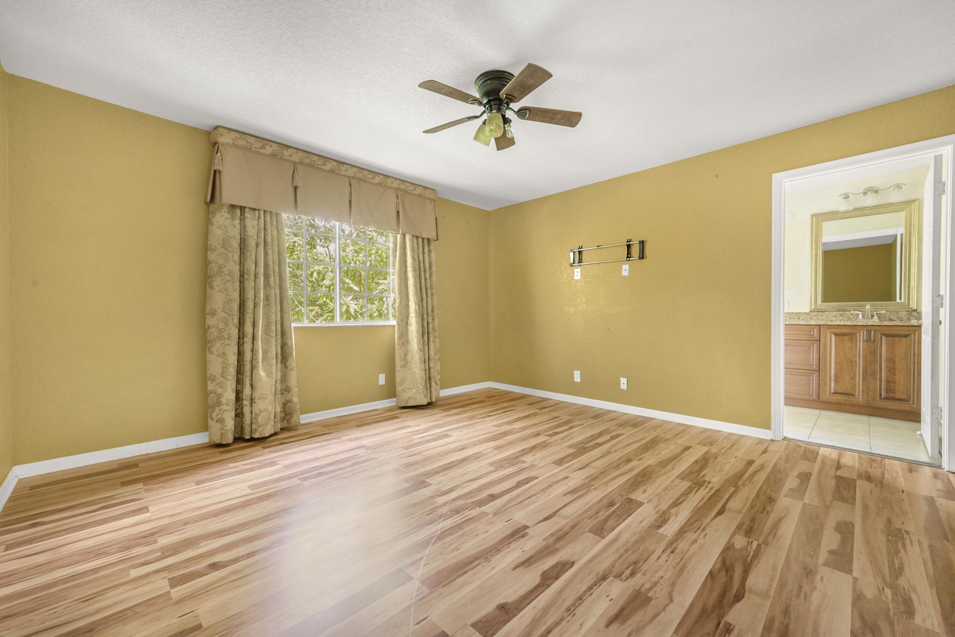 929 Imperial Lake Road, Lake Belvedere Estates, FL 33413 Photo