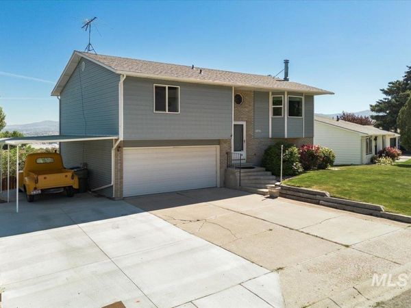 1036 Camas Ln, Pocatello, ID 83204