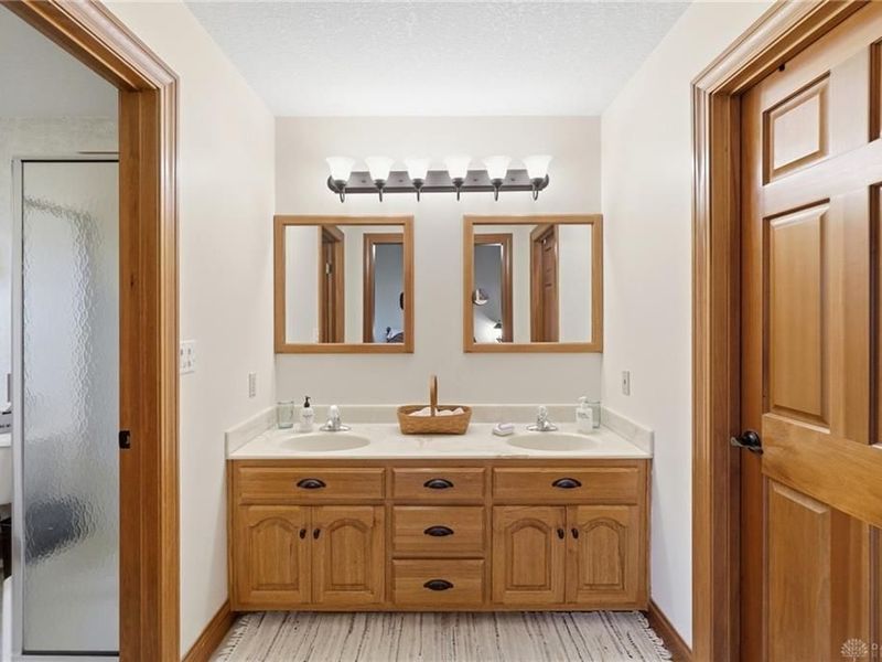 656 Gardenview Circle, Lima, OH 45801 Photo 21