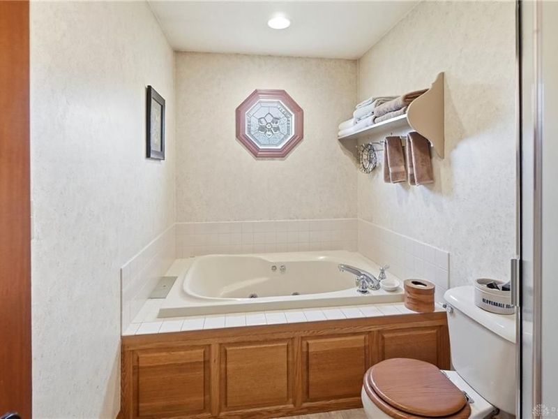 656 Gardenview Circle, Lima, OH 45801 Photo 22