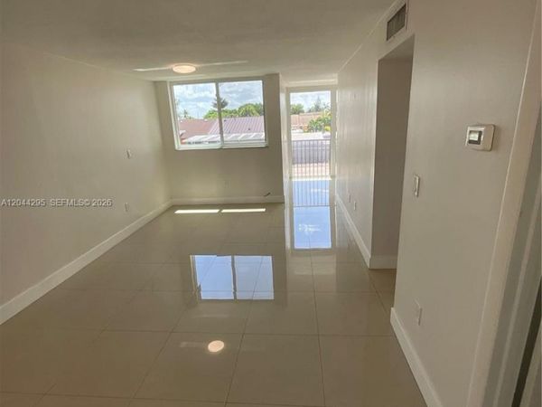 9441 SW 4th St , Unit 214, Miami, FL 33174