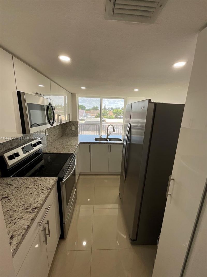 9441 SW 4th St , Unit 214, Miami, FL 33174 Photo