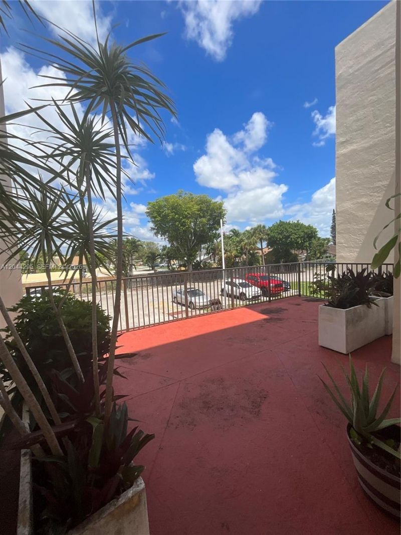 9441 SW 4th St , Unit 214, Miami, FL 33174 Photo