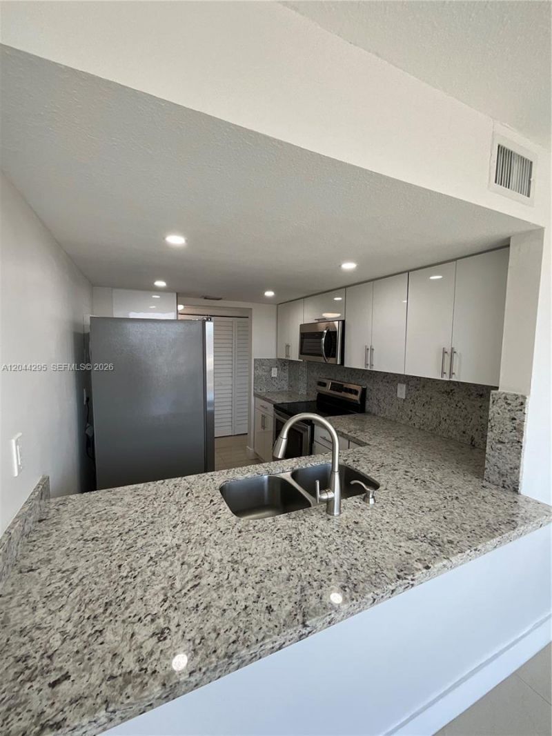 9441 SW 4th St , Unit 214, Miami, FL 33174 Photo