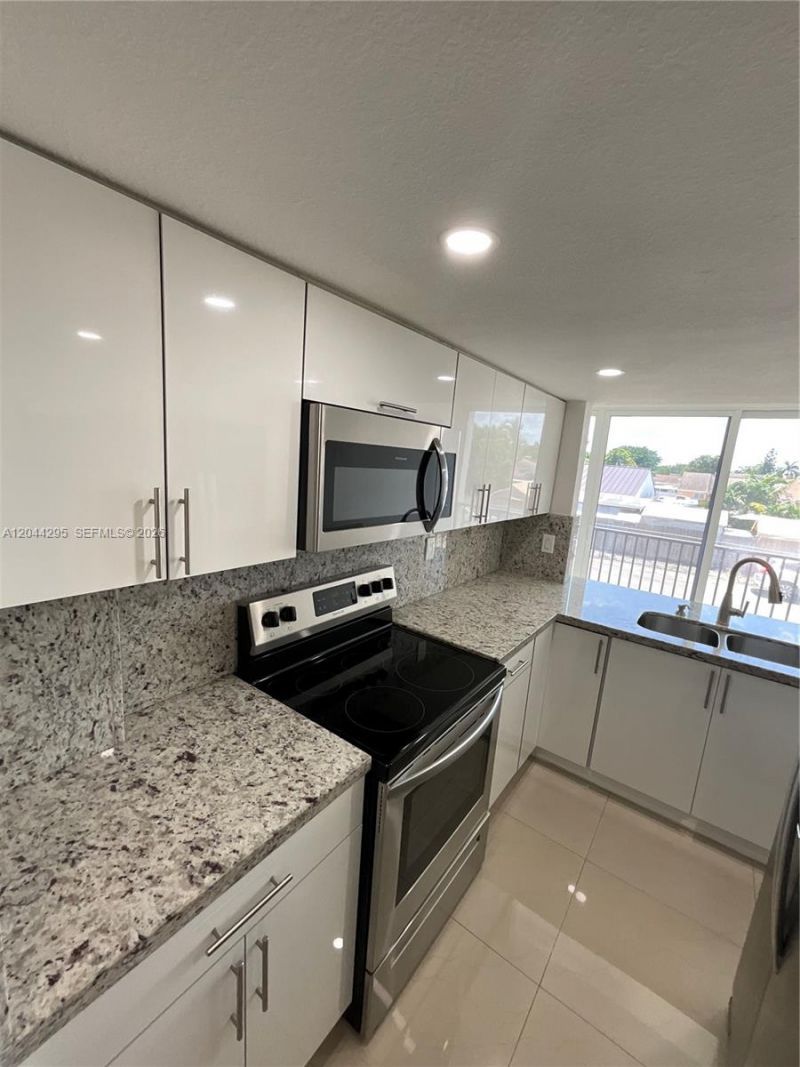 9441 SW 4th St , Unit 214, Miami, FL 33174 Photo