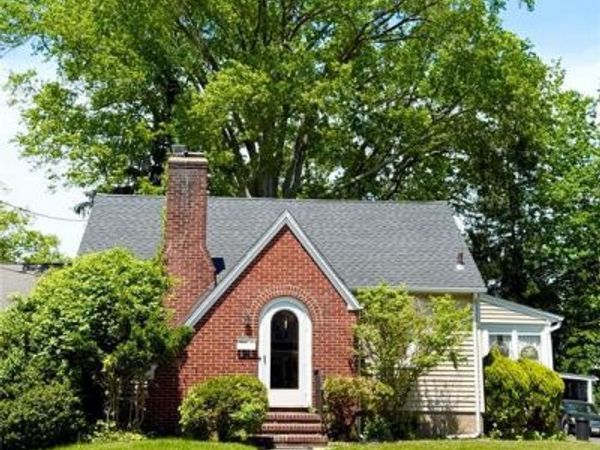 301 Hickory Avenue, BERGENFIELD, NJ 07621