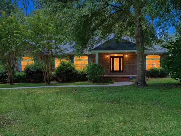 11 Zachary Dr., Hattiesburg, MS 39402