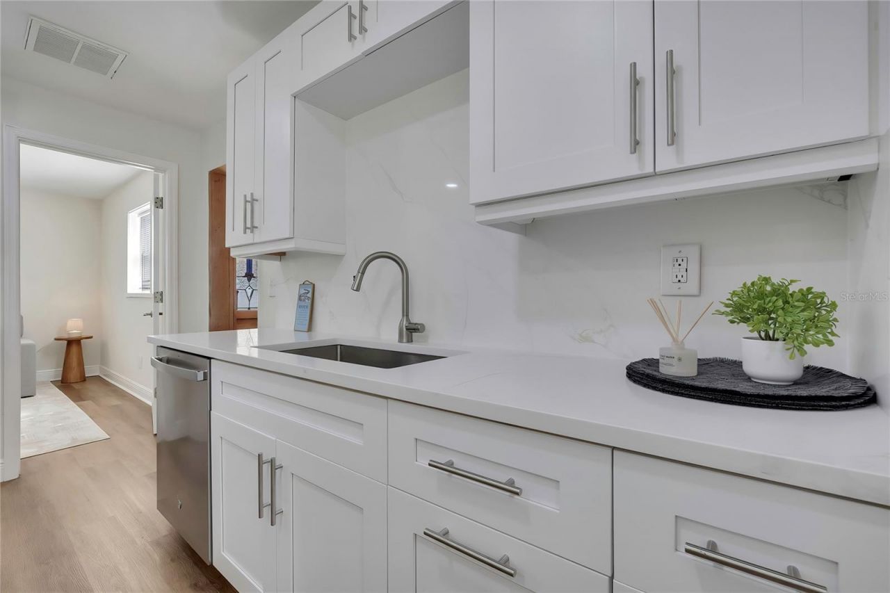 6080 Waverly Road , Weeki Wachee, FL 34607 Photo