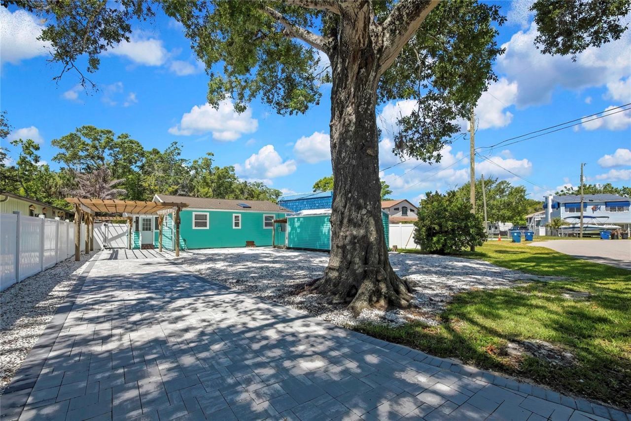 6080 Waverly Road , Weeki Wachee, FL 34607 Photo