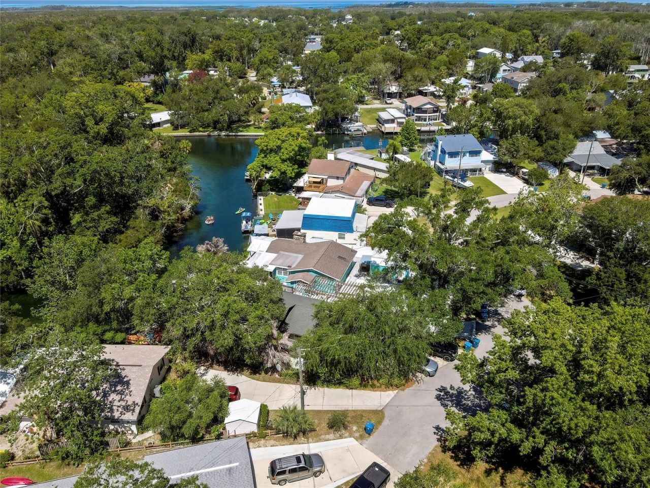 6080 Waverly Road , Weeki Wachee, FL 34607 Photo