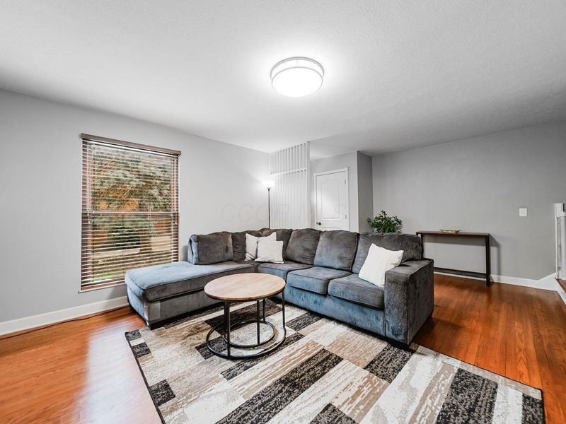 1906 Willoway Circle S, Columbus, OH 43220 Photo 5