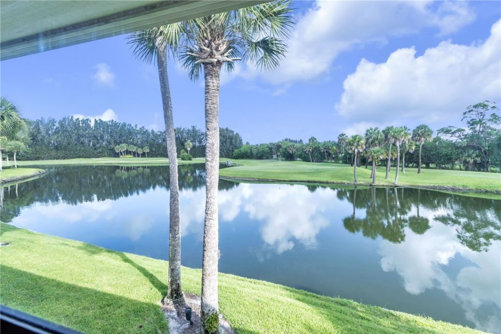 21 Plantation Drive, Unit 205, Vero Beach, FL 32966 Photo