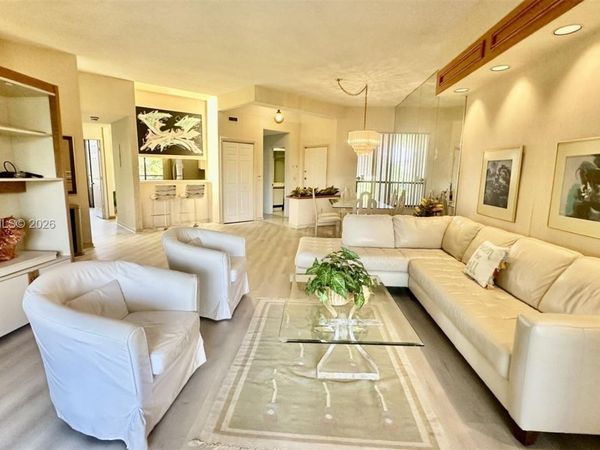 7472 La Paz Blvd , Unit 301, Boca Raton, FL 33433