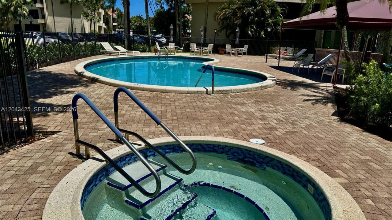 7472 La Paz Blvd , Unit 301, Boca Raton, FL 33433 Photo