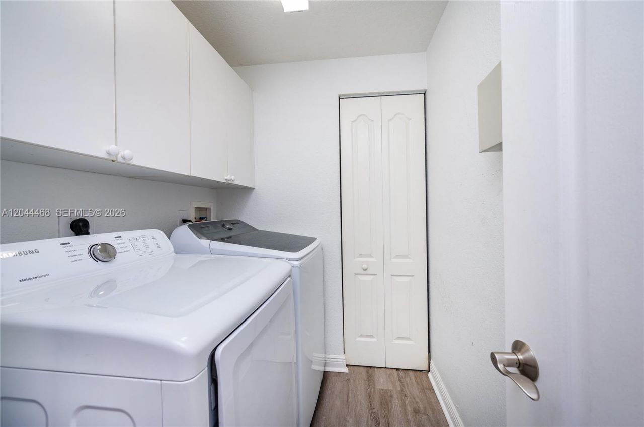 10700 NW 66th St , Unit 204, Doral, FL 33178 Photo