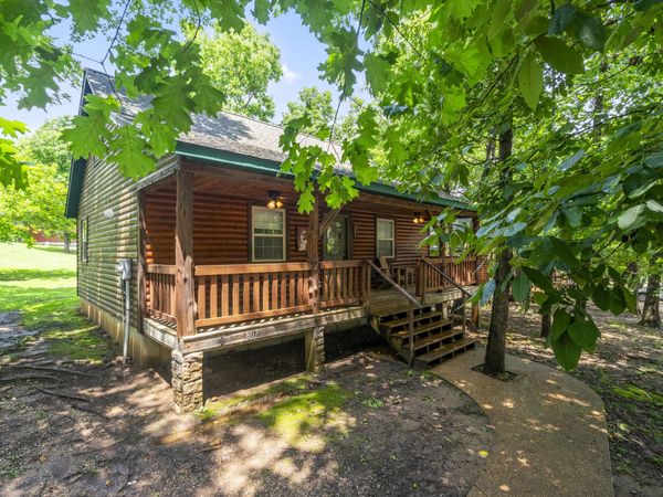 807 E Surf Street, Stockton, MO 65785