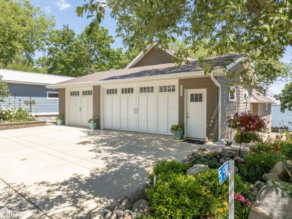 5500 Lakeview Dr, Clear Lake, IA 50428