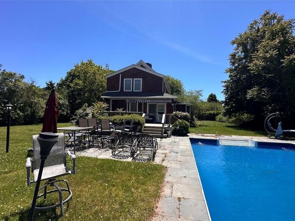10 Kerrie Court , Southampton, NY 11968
