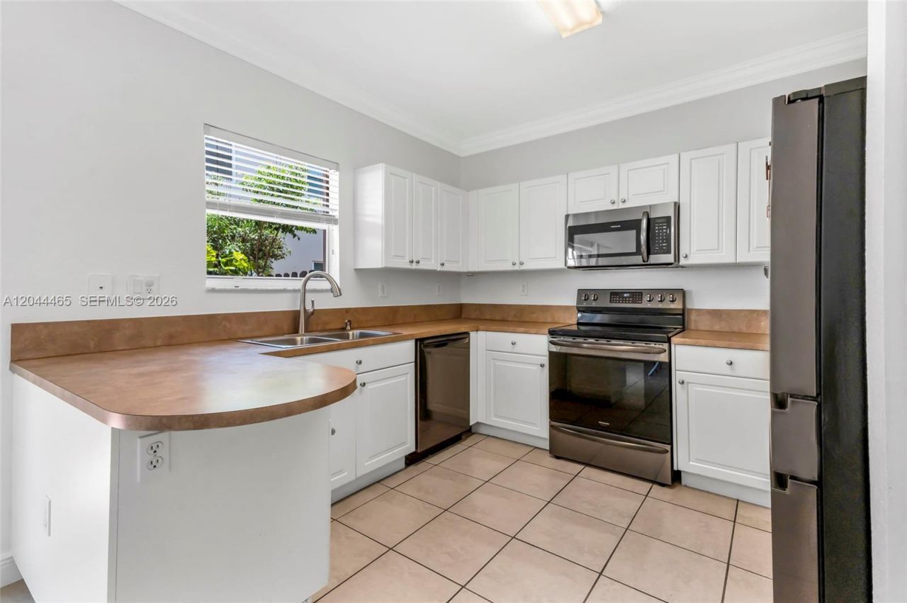 9315 SW 221st St , Cutler Bay, FL 33190 Photo