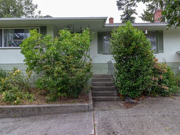 4021 Glanford Ave , Saanich, BC V8Z 3Z7