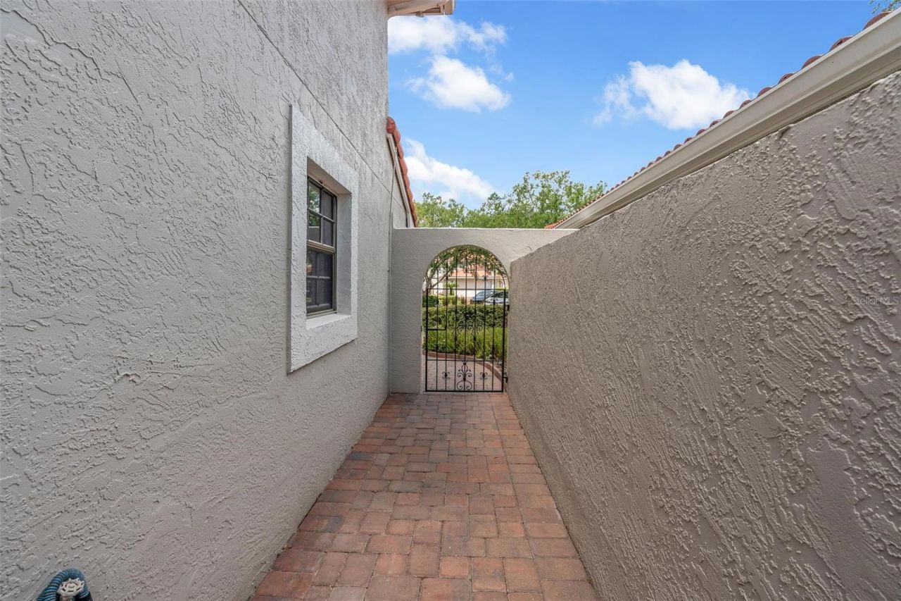 7537 Fenwick Cove Lane, Orlando, FL 32819 Photo