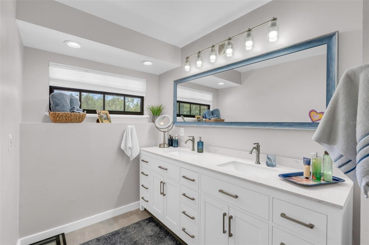 7537 Fenwick Cove Lane, Orlando, FL 32819 Photo