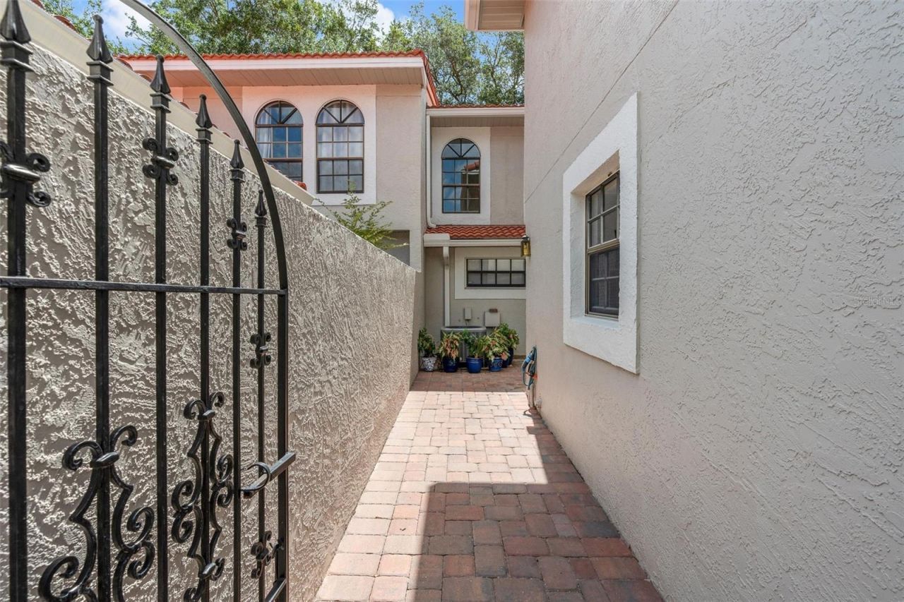 7537 Fenwick Cove Lane, Orlando, FL 32819 Photo