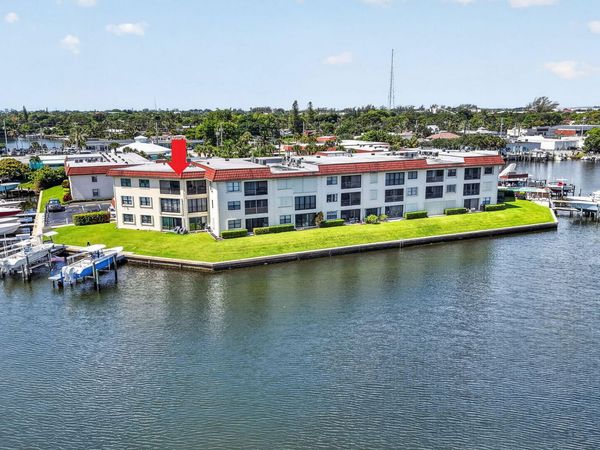 313 Lake Circle, Unit 316, North Palm Beach, FL 33408