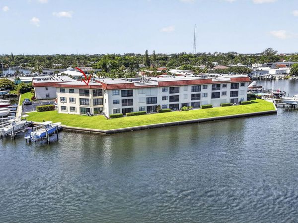 313 Lake Circle, Unit 316, North Palm Beach, FL 33408