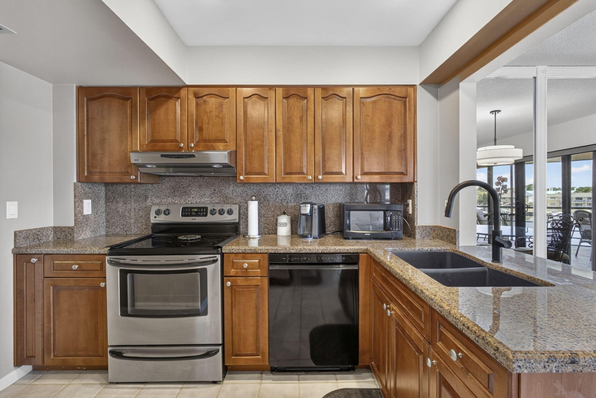 313 Lake Circle, Unit 316, North Palm Beach, FL 33408 Photo
