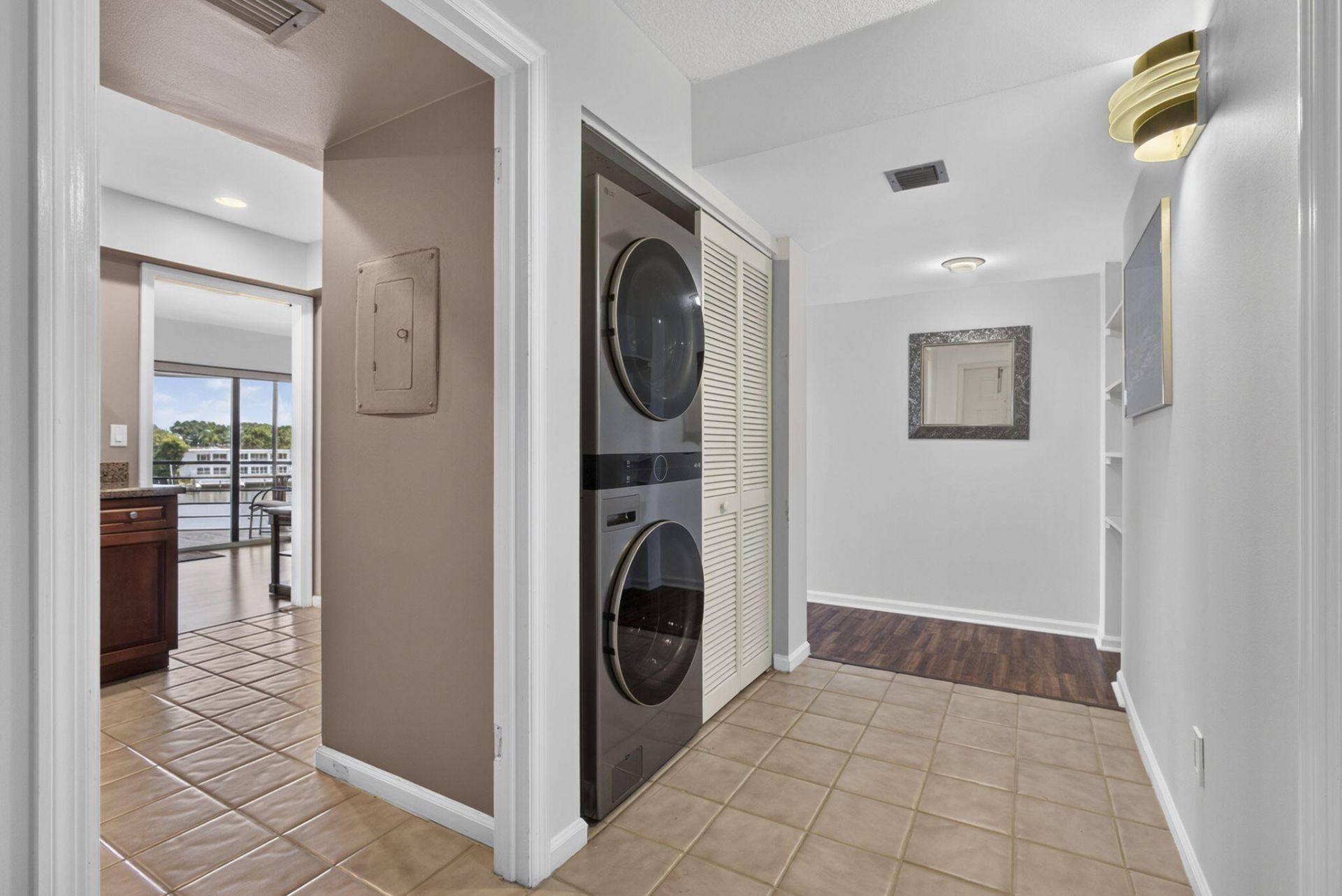 313 Lake Circle, Unit 316, North Palm Beach, FL 33408 Photo
